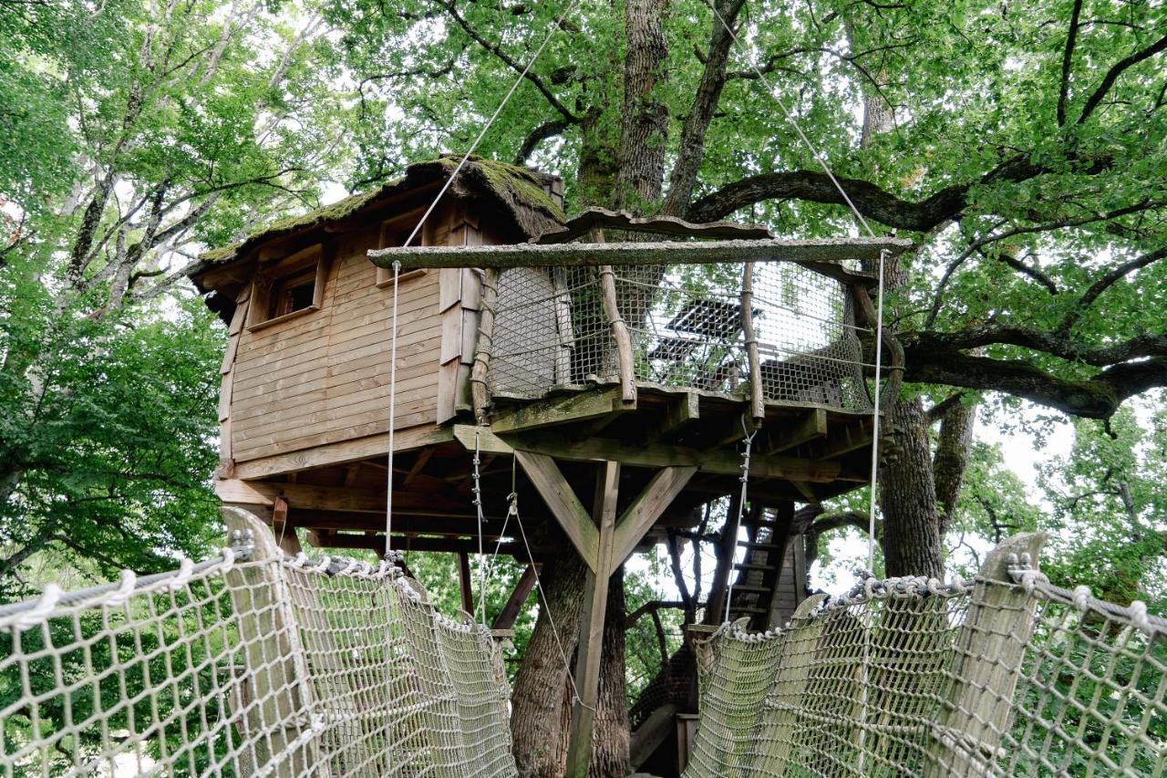 Cabane Perchee Dans Les Arbres Saint-Hilaire-en-Morvan Exterior photo